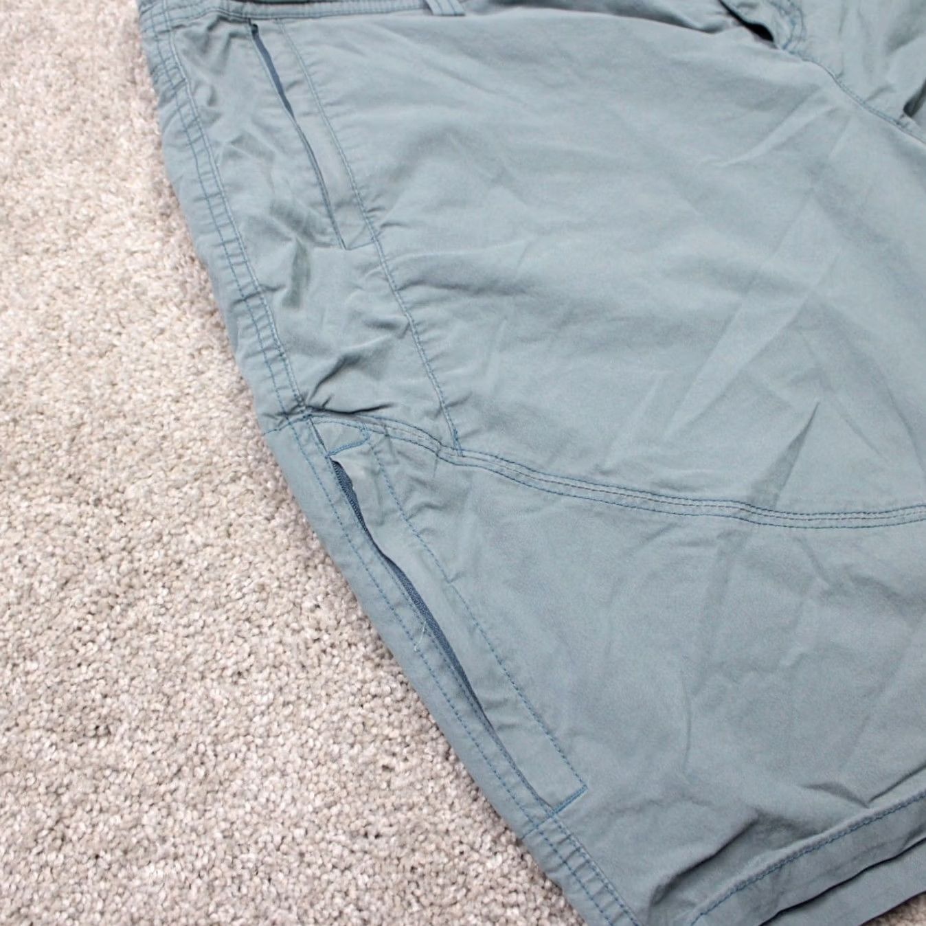 Vintage Kuhl Shorts Womens 22W Blue Stretch Spire 11" Zip Cargo Hiking Utility Outdoor Size 40" / US 18 - 5 Thumbnail