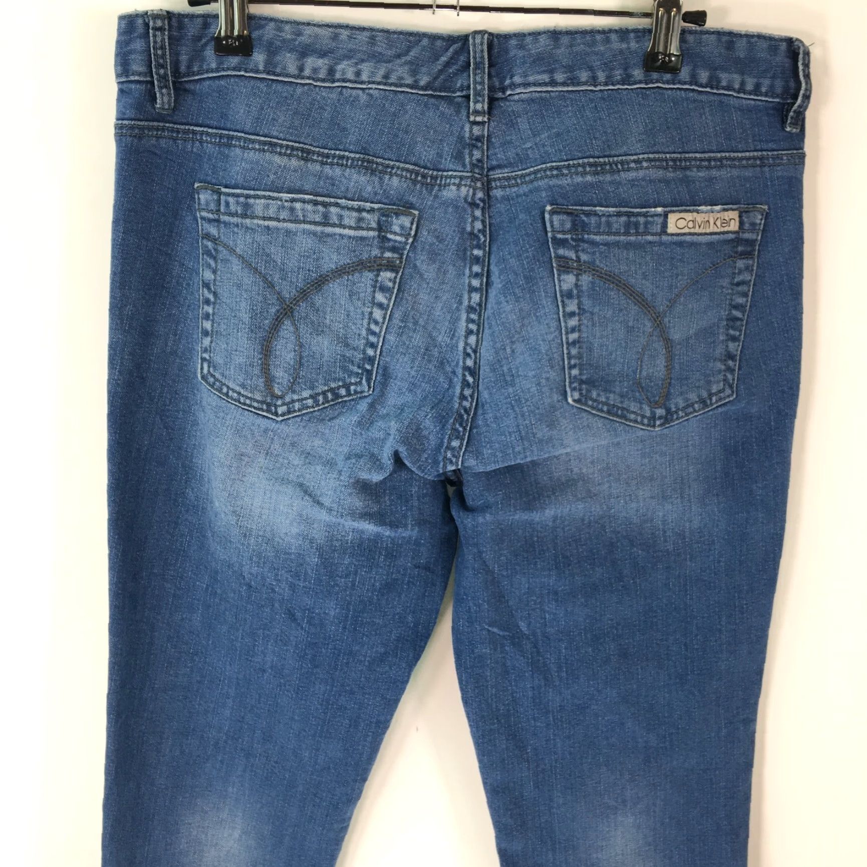 Calvin Klein Calvin Klein Jeans Shirt Womens Crop Denim Blue Stretch Size 29/8 Adult Regular 22 in Inseam 6 in Rise Blue 5-Pocket Casual Size 29" - 4 Thumbnail