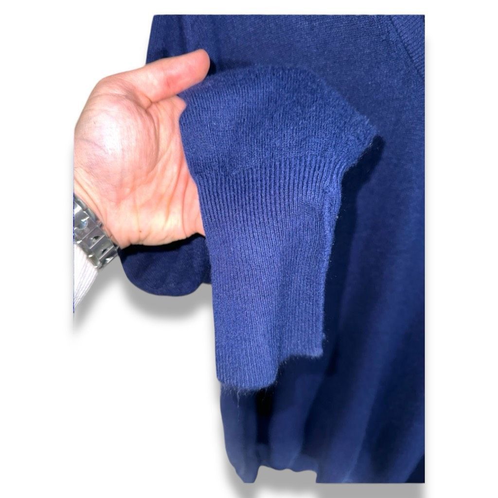 Lacoste 80s Navy Lacoste Alligator V-Neck Sweater Size L Size US L / EU 52-54 / 3 - 4 Thumbnail
