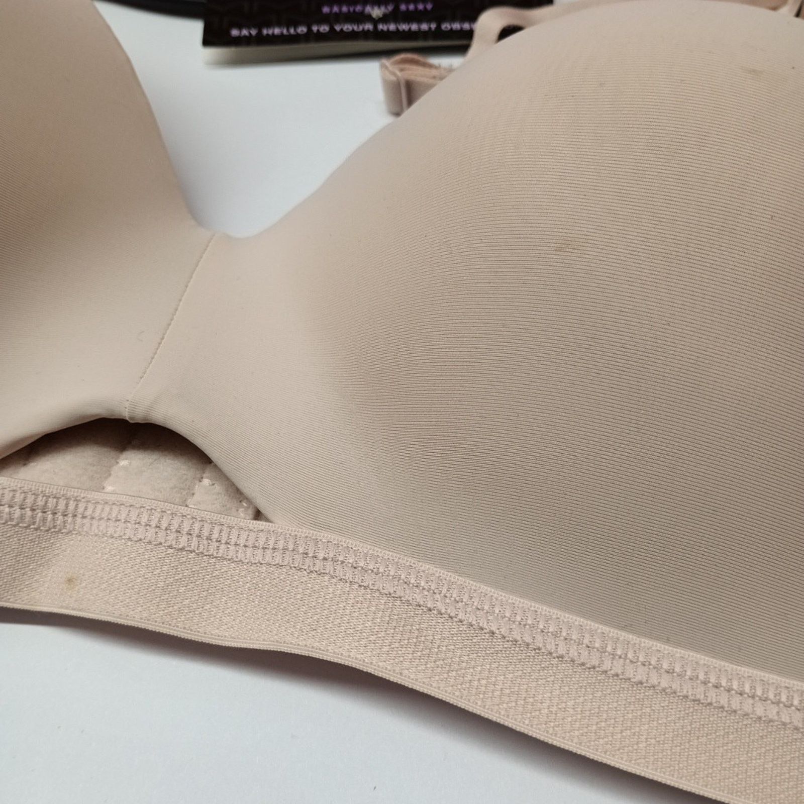 Other Maidenform Women's Size M Wireless Bra Keyhole Lightly Lined Size ONE SIZE - 7 Thumbnail