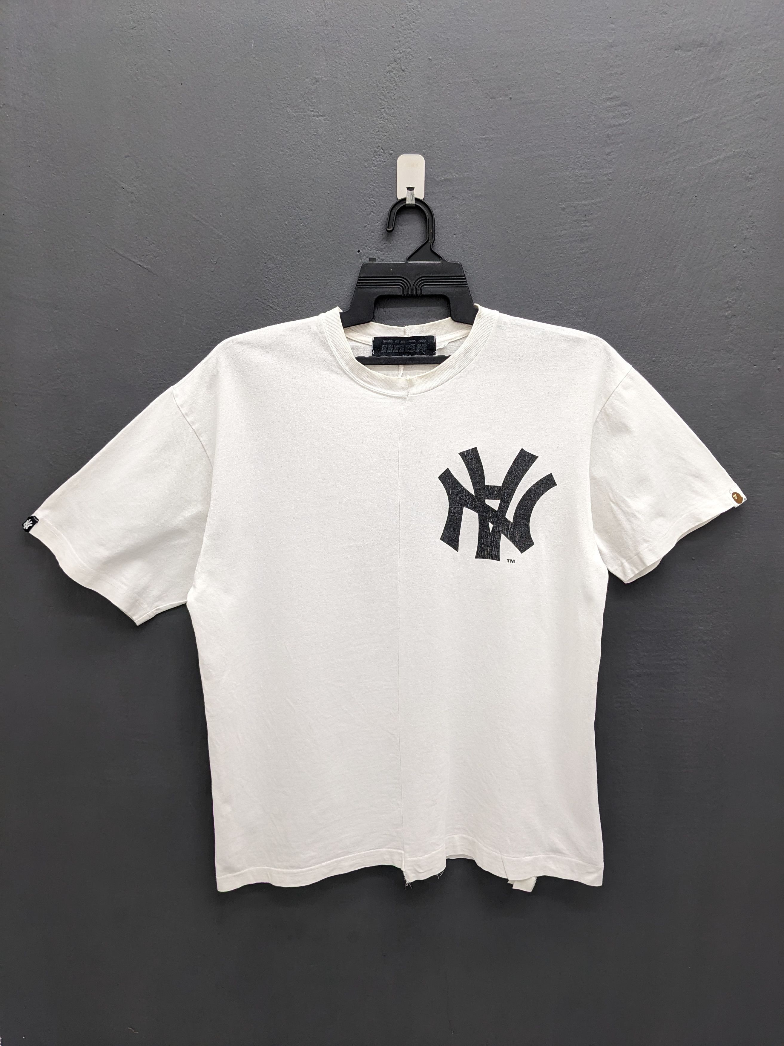 Bape × Neighborhood JAPANESE BRAND BAPE X NEIGHBORHOOD NEW YORK TSHIRT Size US L / EU 52-54 / 3 - 2 Thumbnail