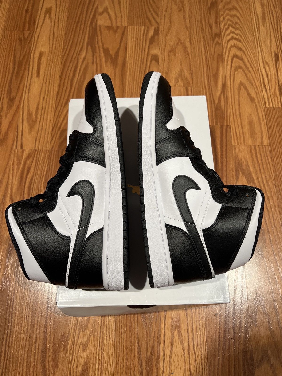 WMNS Air Jordan 1 Mid - “Panda”