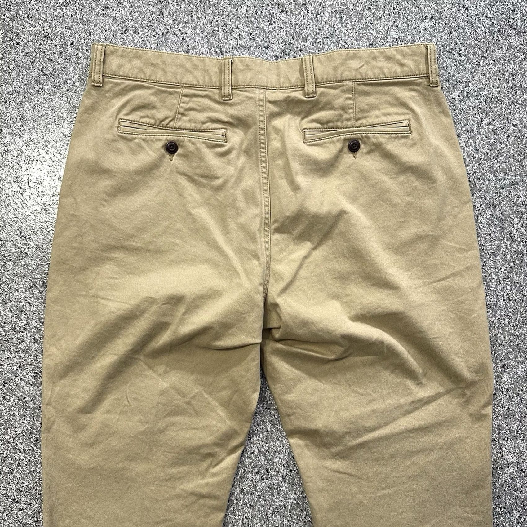 Vintage VINTAGE LL Bean Khaki Pants Mens 35x27 Lakewashed Straight Stretch Standard Fit Beige Shirt Size US 35 - 4 Thumbnail