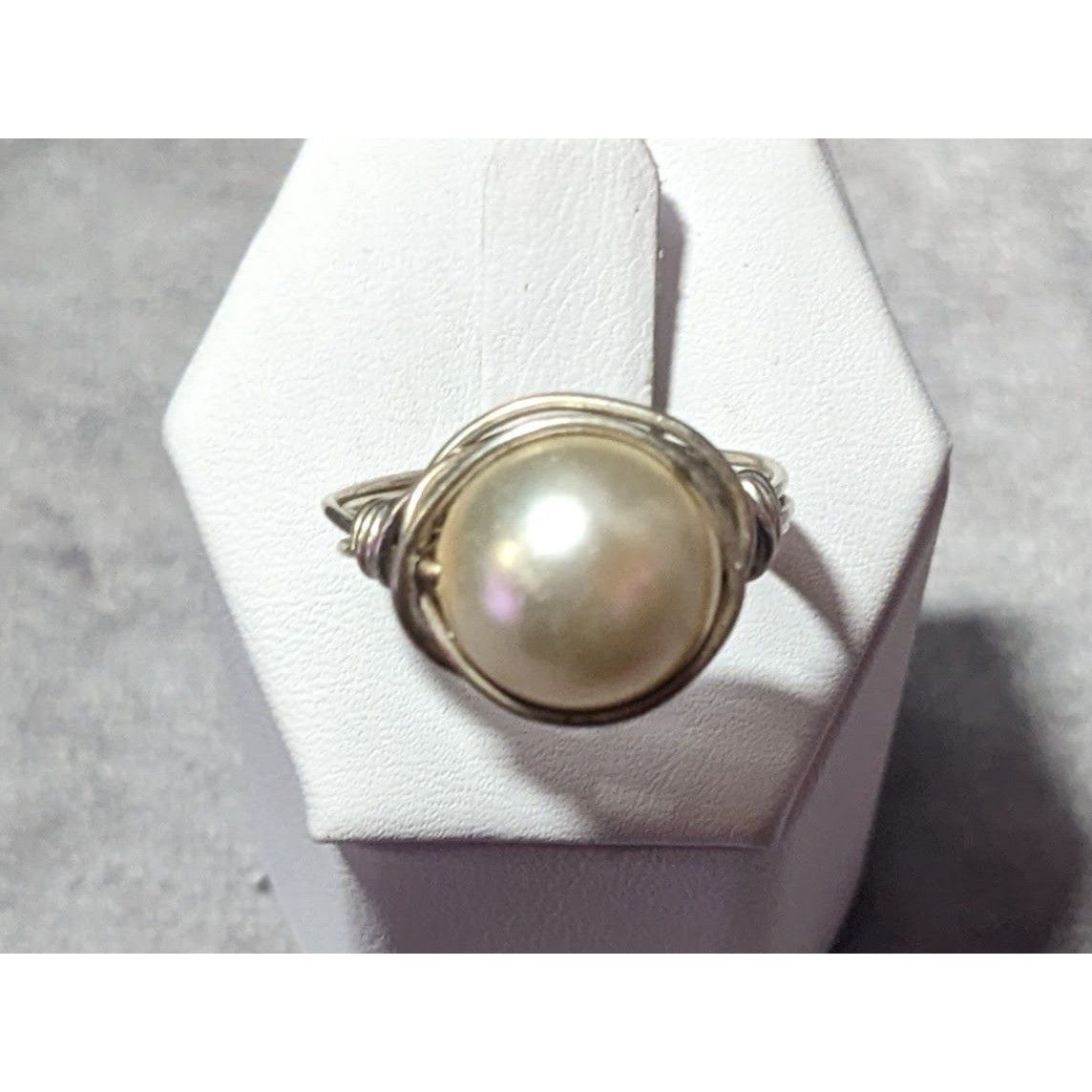 Other Elegant Glam Faux Pearl Wire Wrap Ring Size 9 Size ONE SIZE - 1 Thumbnail