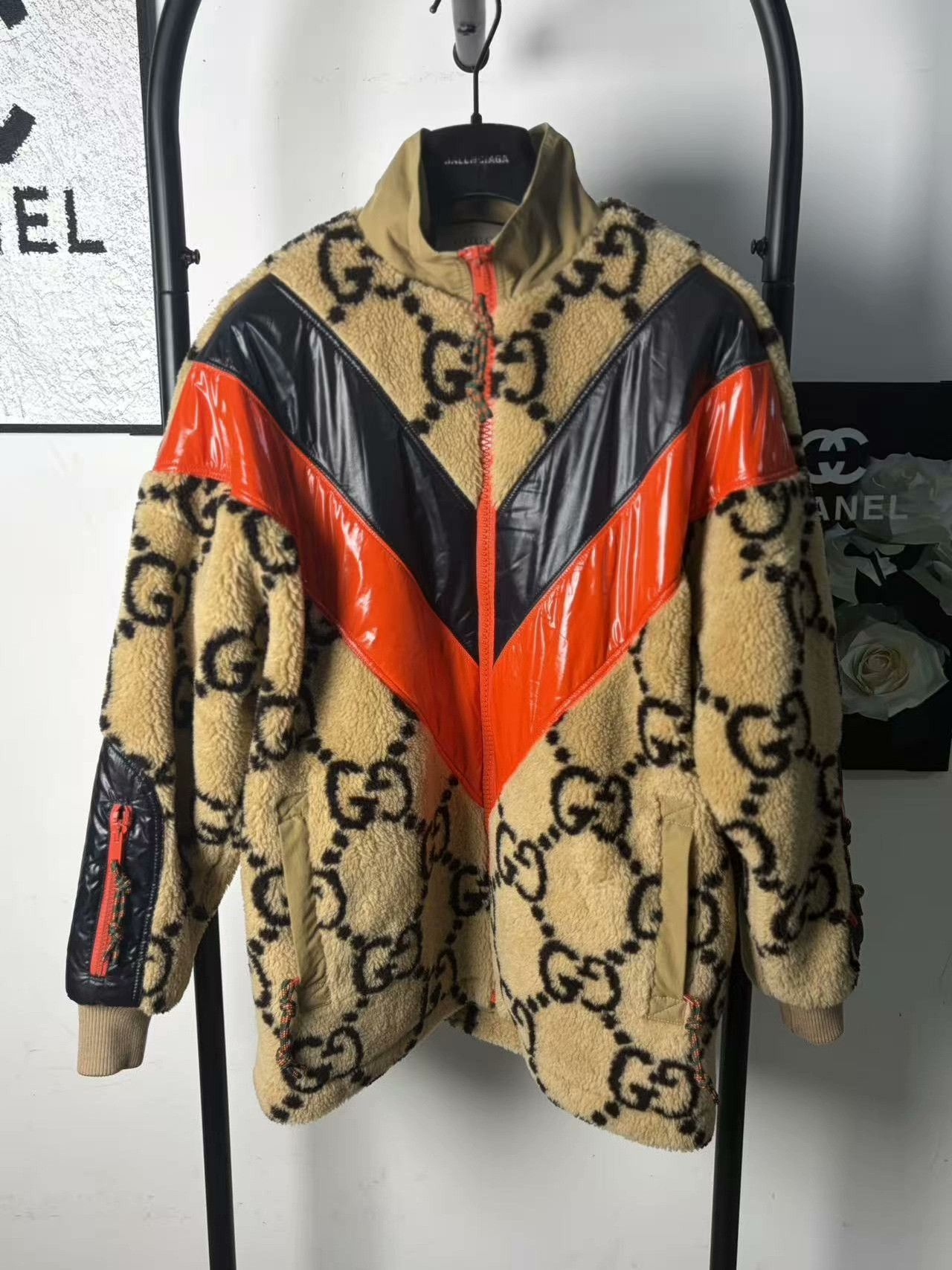 Gucci Gucci Fleece White Light Jacket s Men Size US S / EU 44-46 / 1 - 1 Thumbnail