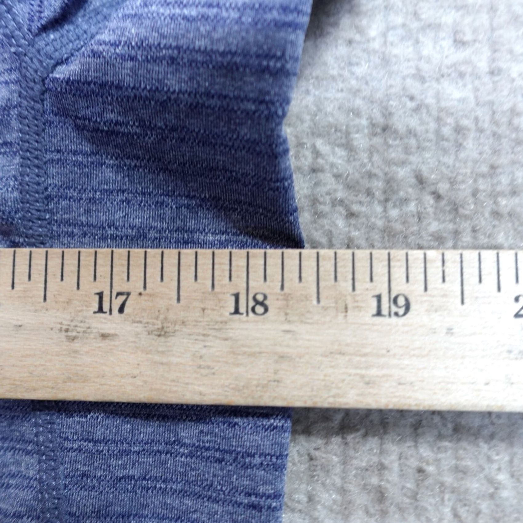 Rhone Rhone Shirt S Blue Striped V-Neck Raglan Sleeve Short Sleeve T-Shirt Pullover Activewear Men Regular XS? (Note: Original size S, ensure exact "S") Size US S / EU 44-46 / 1 - 8 Thumbnail