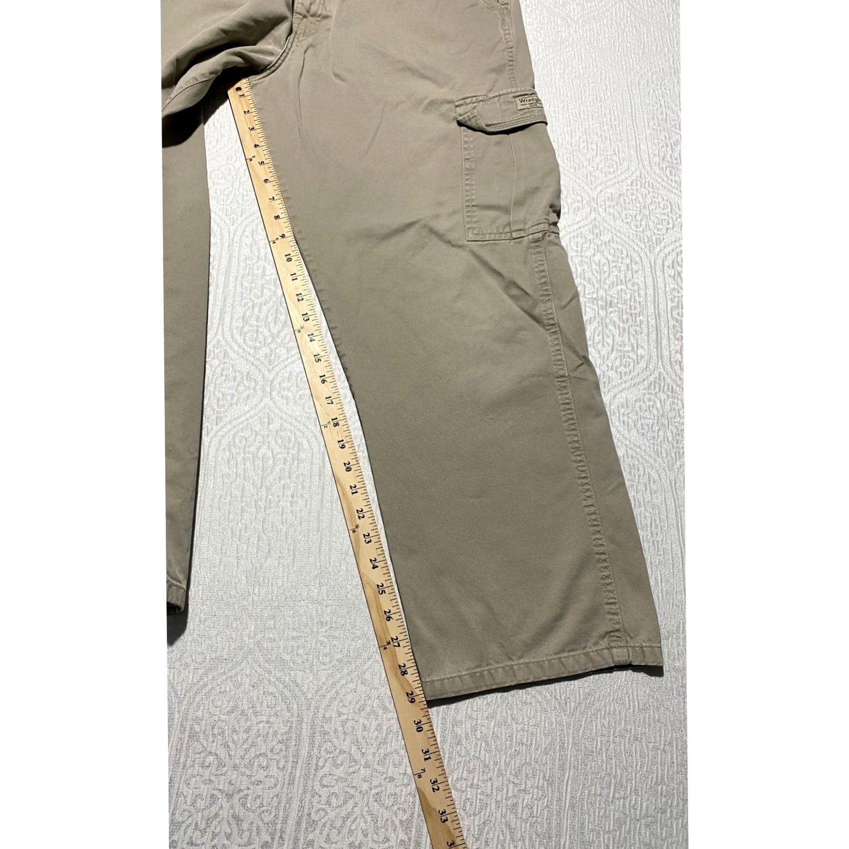 Wrangler Wrangler Cargo Pants Mens Khaki Tan 36x30 Straight Leg Relaxed Fit 6-Pocket Canvas Cotton Beige Size US 36 / EU 52 - 5 Thumbnail