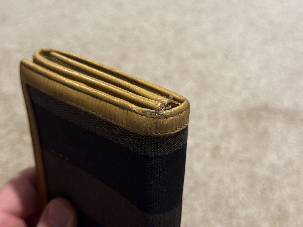 Fendi 100% Authentic Vintage FENDI Leather Bi-fold Wallet Size ONE SIZE - 13 Thumbnail
