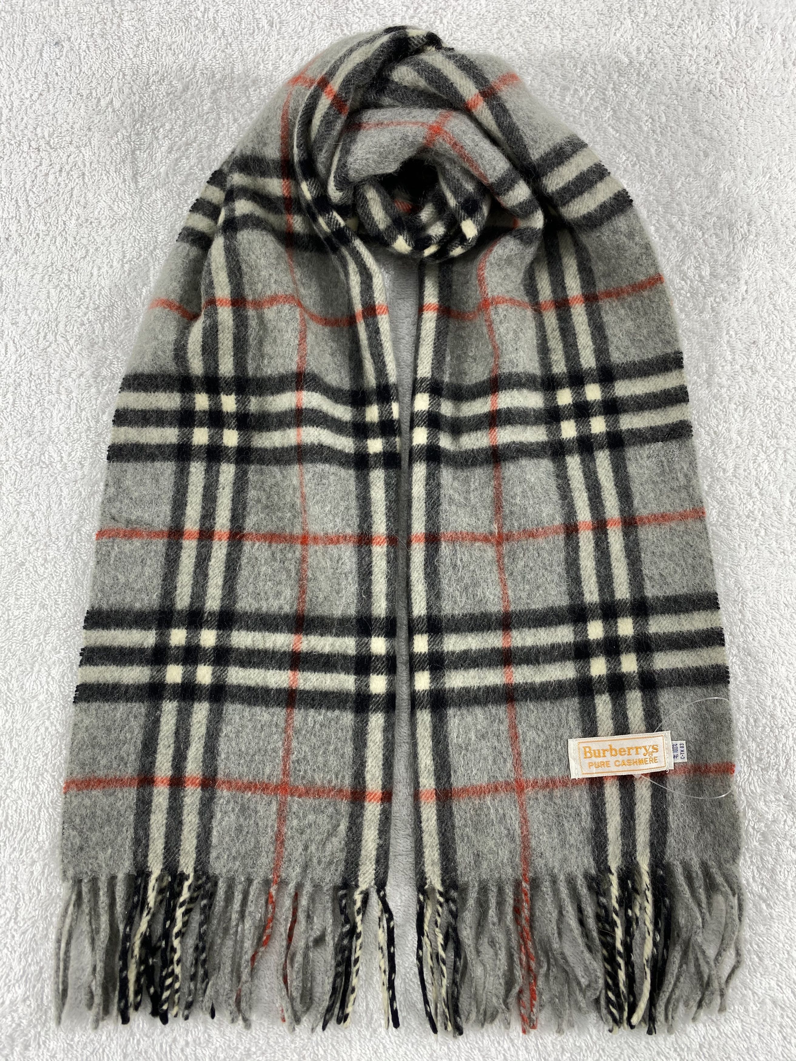 Burberry Vintage Burberry Scarf/Muffler/Neckwear MF737 Size ONE SIZE - 1 Thumbnail