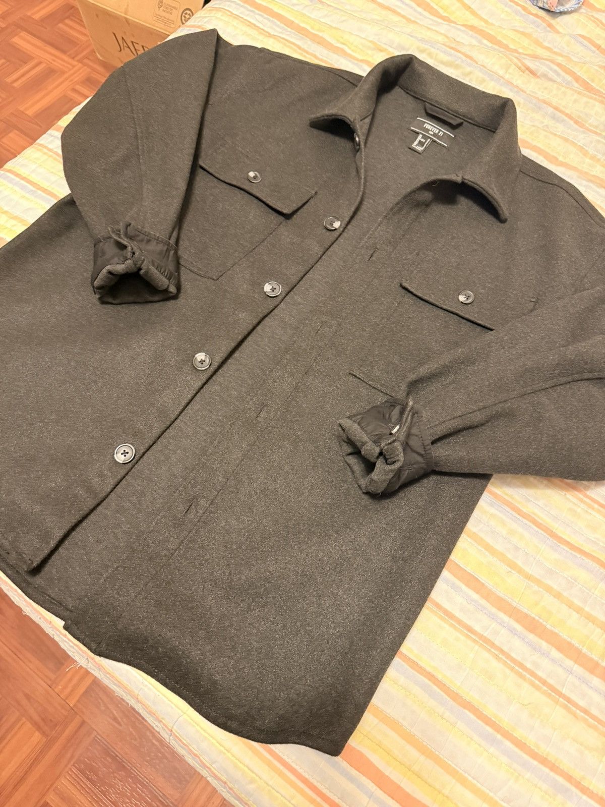 Forever 21 Forever 21 jacket size small used and is very good Size US S / EU 44-46 / 1 - 2 Thumbnail