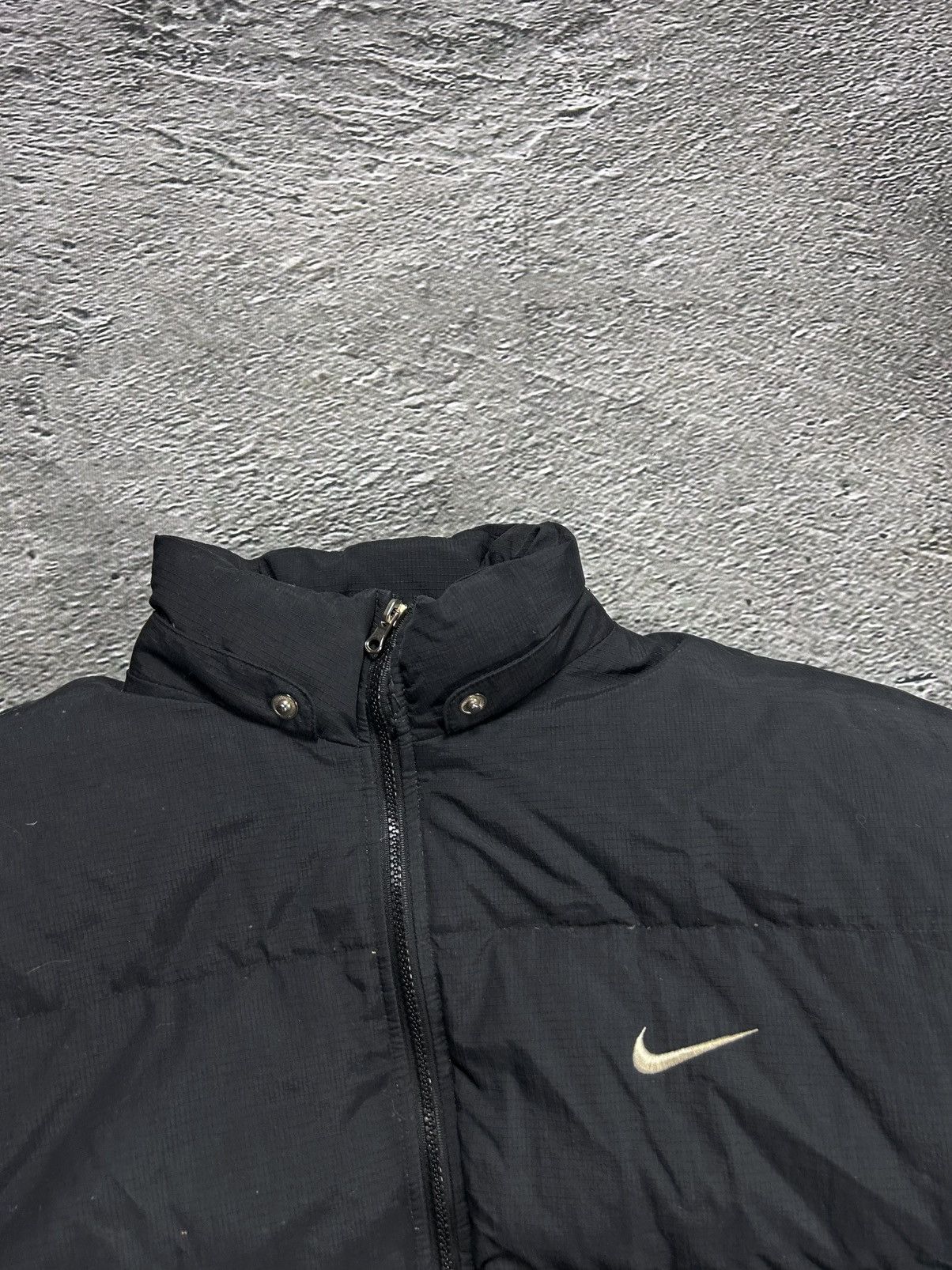 Nike Nike black puffer jacket big logo vintage 90s spell out Size US M / EU 48-50 / 2 - 6 Thumbnail