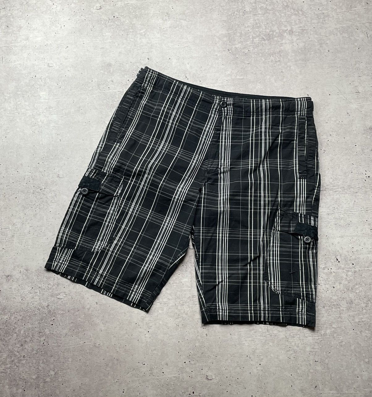 Nike × Vintage Nike Vintage Multi Pocket Cargo Shorts Size US 34 / EU 50 - 1 Thumbnail