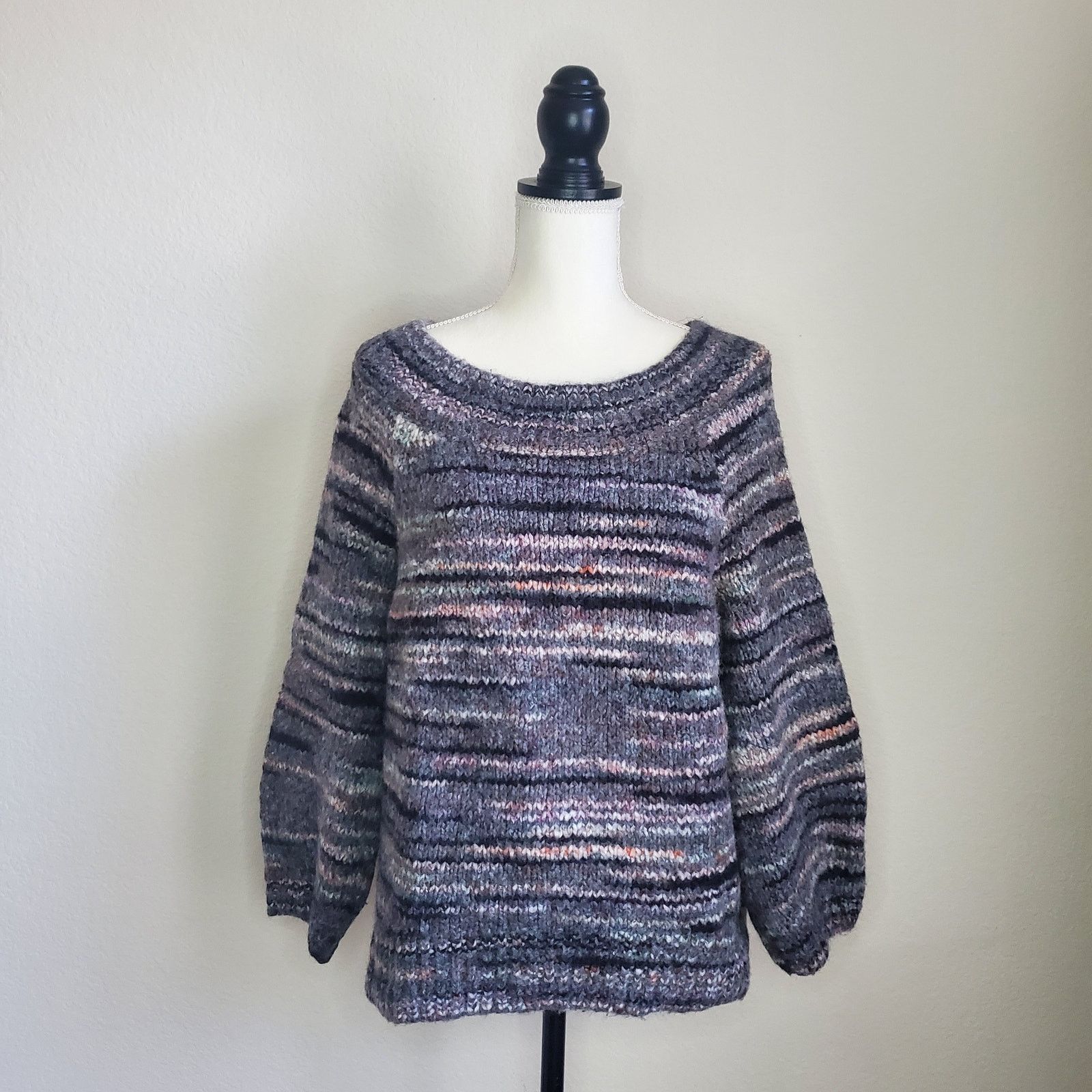 Express Express Gray Striped Sweater Small Petite Size S / US 4 / IT 40 - 1 Thumbnail