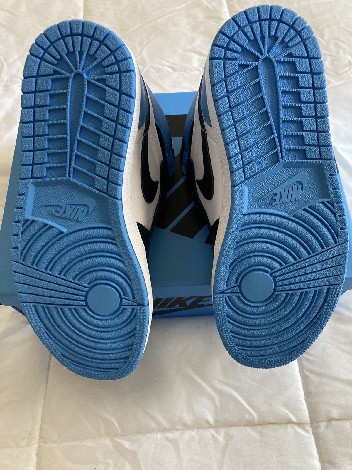 Jordan Brand Jordan 1 High UNC Toe Size US 8.5 / EU 41-42 - 6 Thumbnail