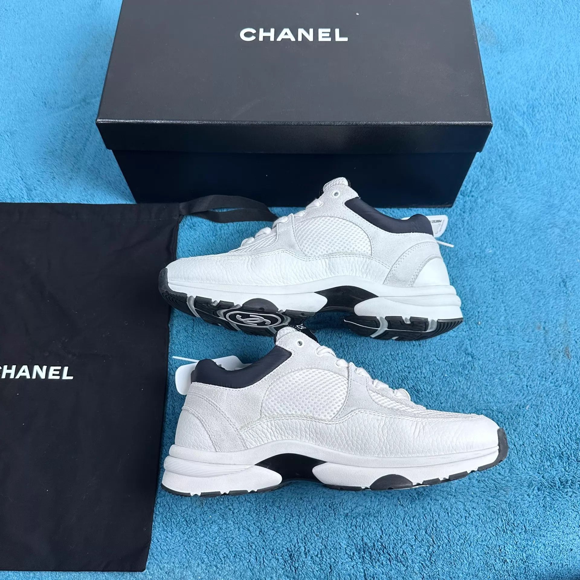 Chanel Chanel Ivory Black Sneakers 37.5 Mint Size US 7 / IT 37 - 3 Thumbnail