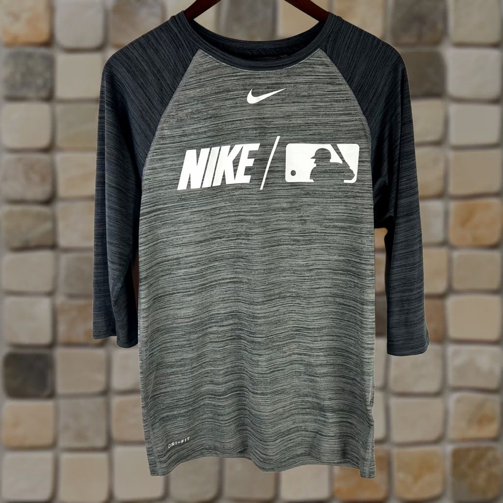 Nike Nike Dri-FIT Men's Small Gray Black Athletic T-Shirt Size US S / EU 44-46 / 1 - 1 Thumbnail