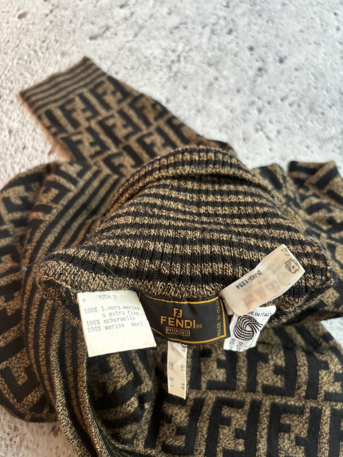 Fendi Vintage Fendi Zucca Turtleneck knit Monogram Size L / US 10 / IT 46 - 5 Thumbnail