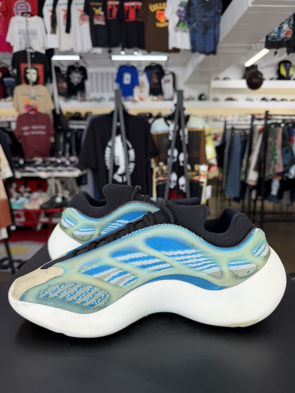 Adidas Adidas Yeezy 700 V3 Arzareth Size 10 (2020) Size US 10 / EU 43 - 4 Thumbnail