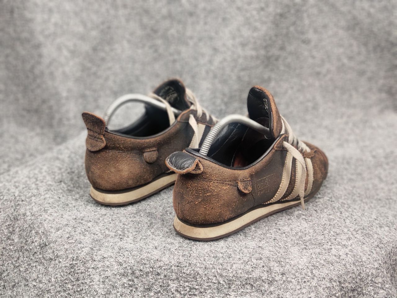Adidas Vintage Adidas Сhile 62 Dark Brown Faded Leather Sneakers Size US 9 / EU 42 - 12 Thumbnail