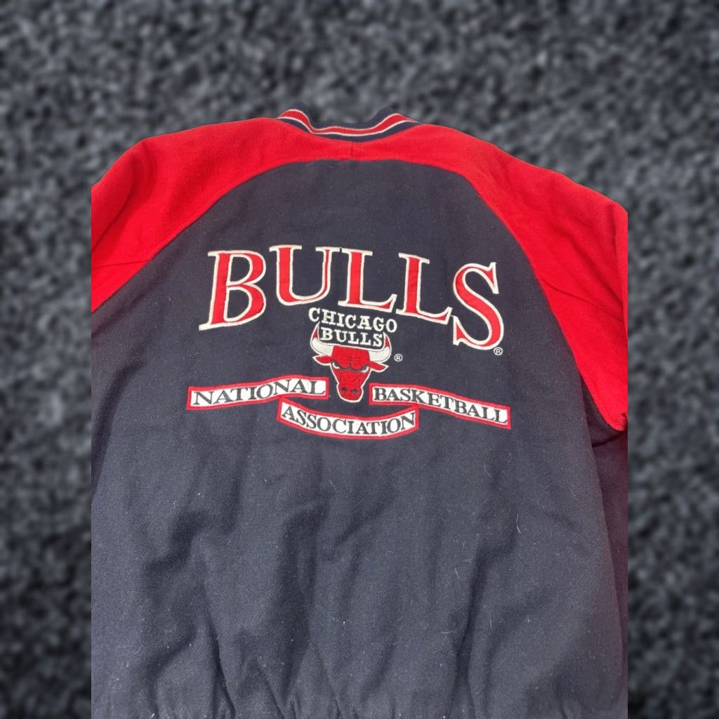 Logo Athletic VINTAGE Chicago Bulls NBA Logo Athletic Jacket Mens XL Black Red Full Zip Size US XL / EU 56 / 4 - 1 Thumbnail