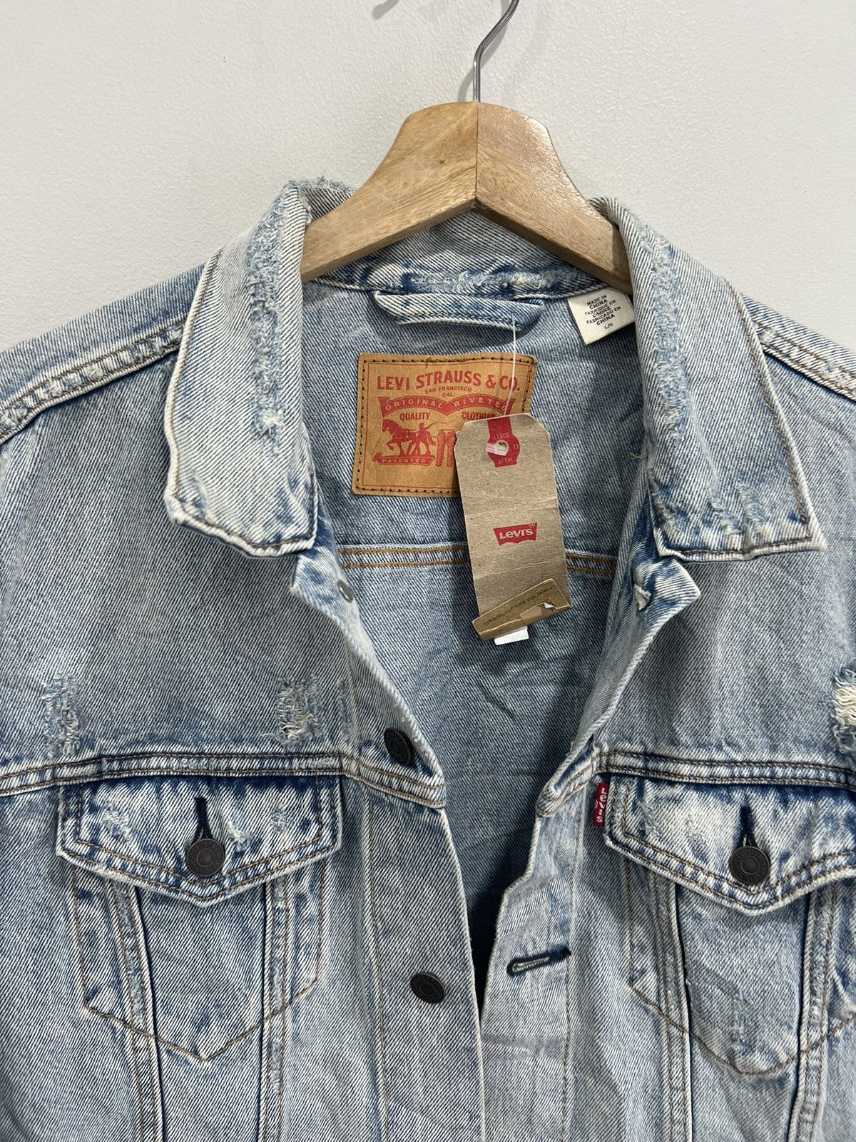 Levi's Vintage Levis Denim Jean Jacket distressed y2k Size US L / EU 52-54 / 3 - 3 Thumbnail