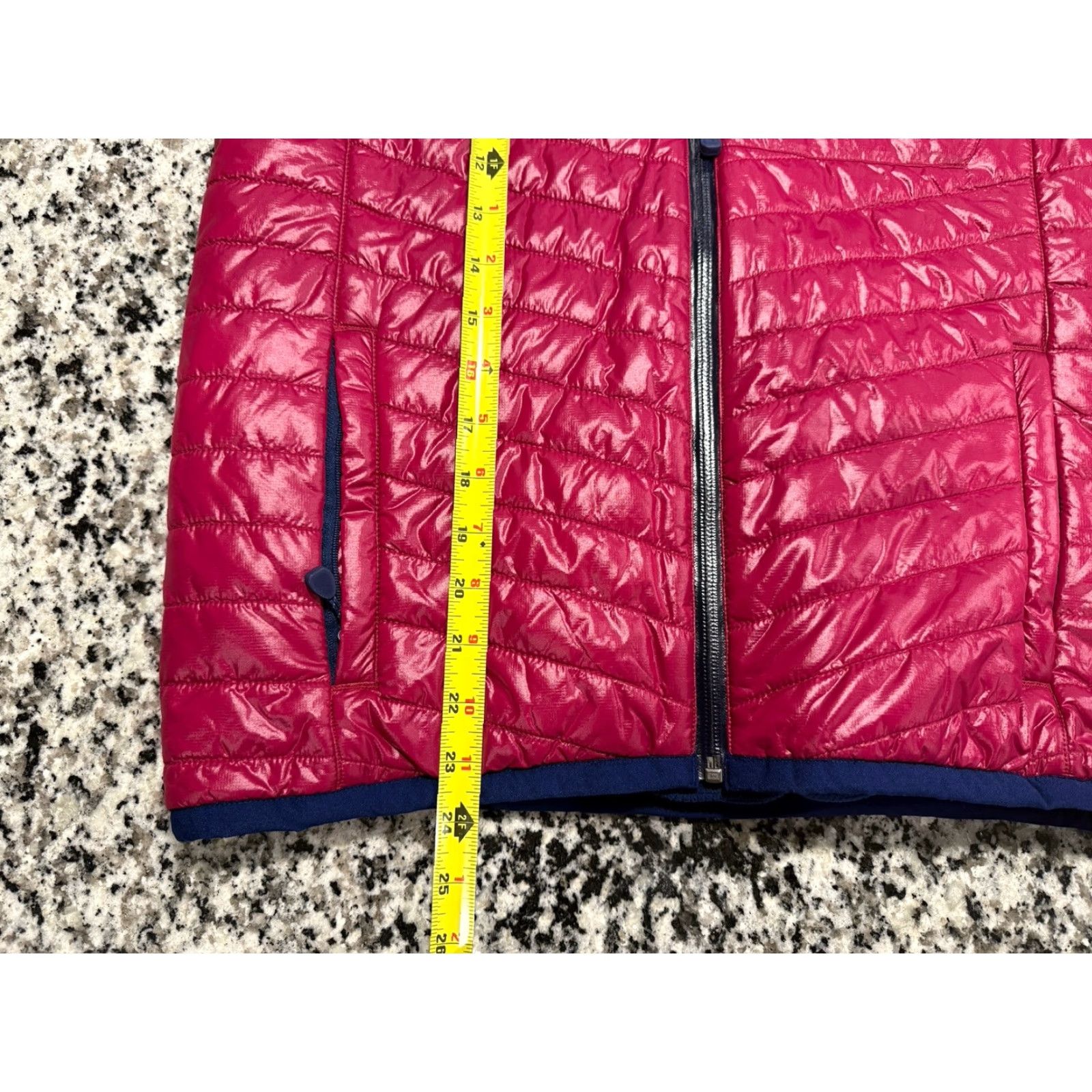Vineyard Vines Vineyard Vines Performance Mountain Weekend Puffer Vest-Full Zip Sz XS Berry Red Size XS / US 0-2 / IT 36-38 - 2 Thumbnail