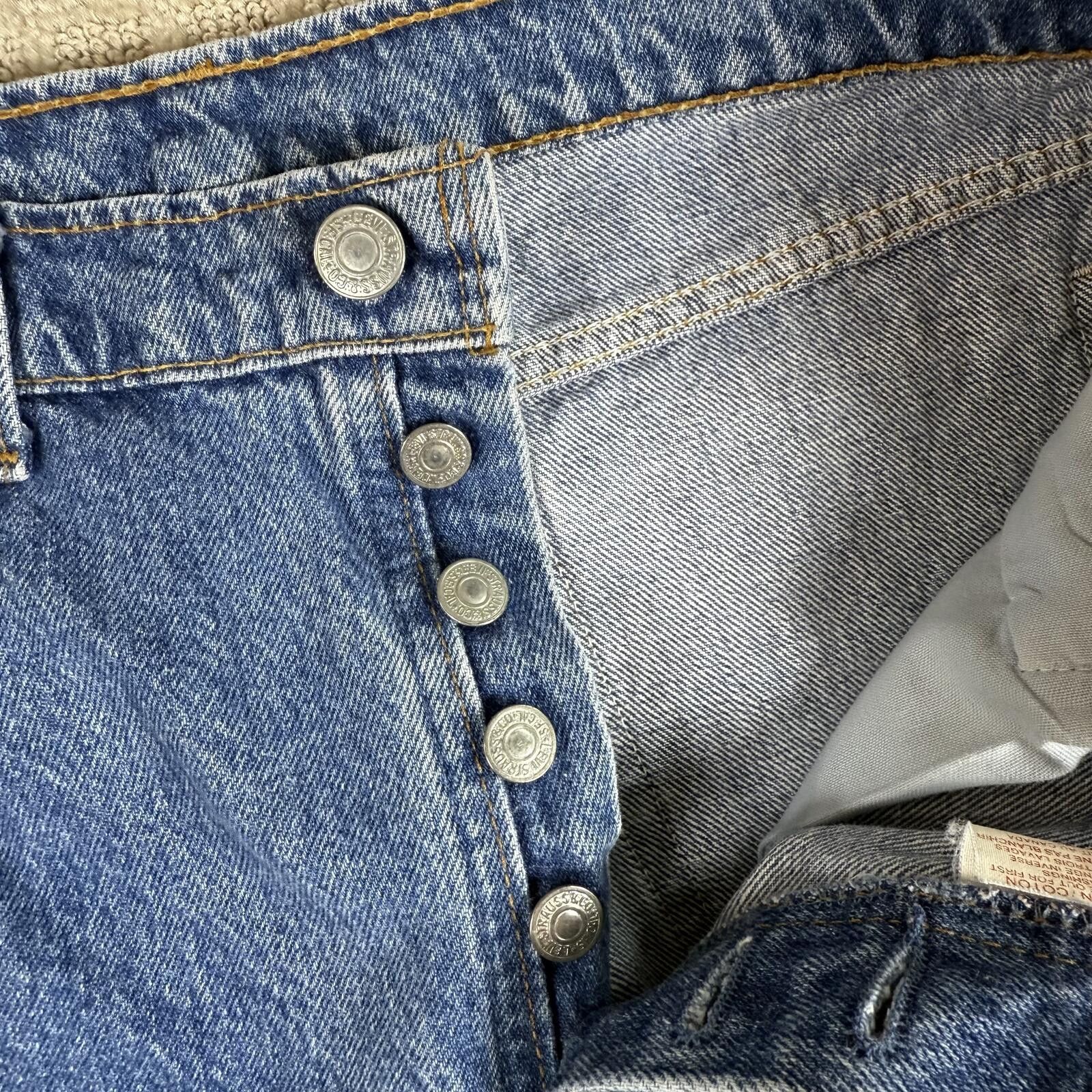 Other Vintage Levi’s 501 Straight Jeans Made in Canada 28x31 Size US 28 / EU 44 - 2 Thumbnail