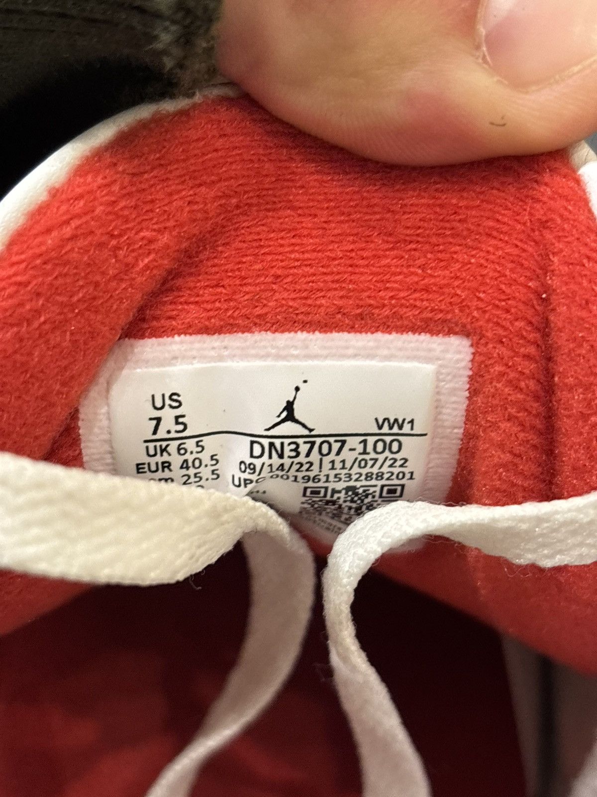 Jordan Brand Jordan 3 Retro ‘White Cement’ Size US 7.5 / EU 40-41 - 6 Thumbnail