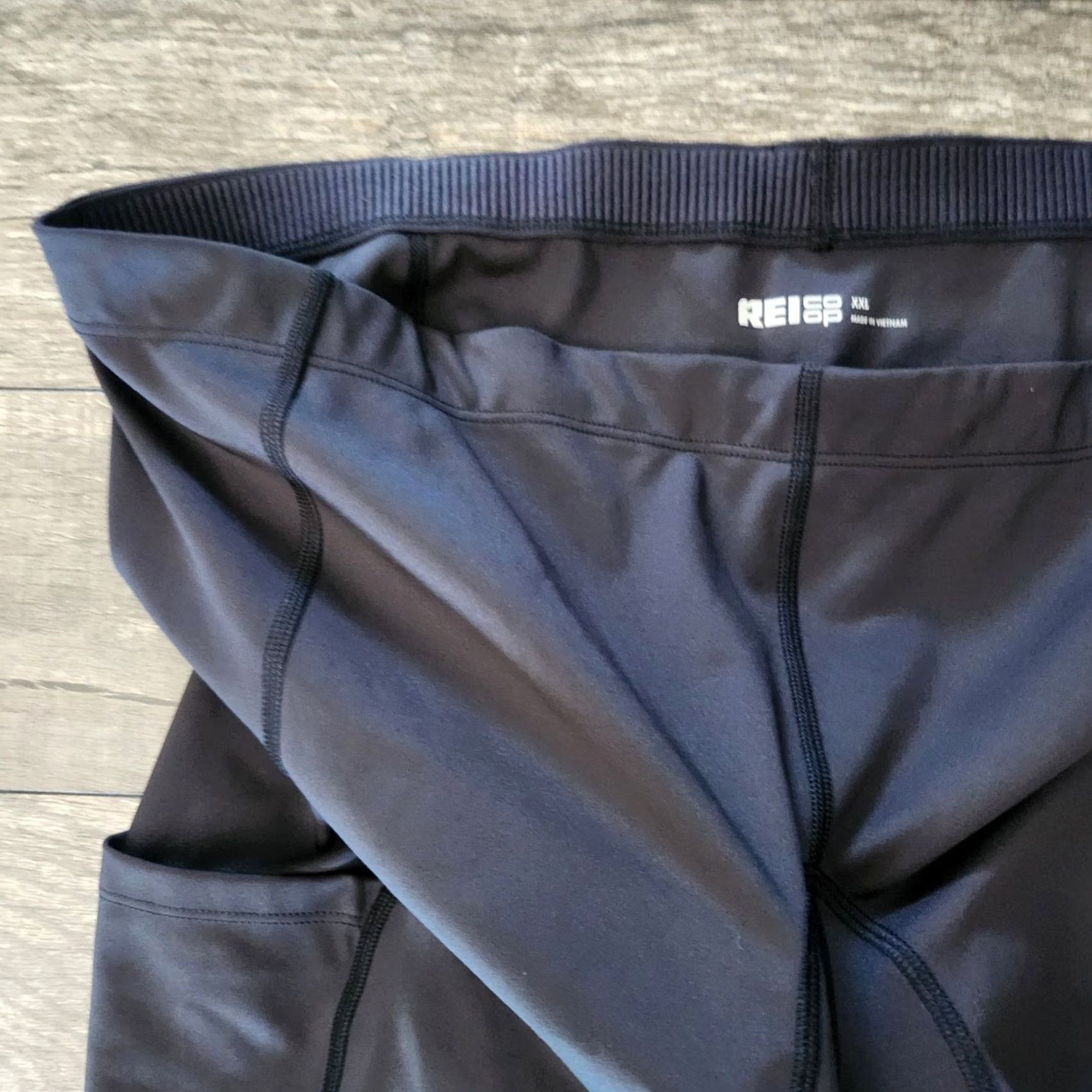 Vintage REI Men's Co-Op Junction Bike Cycling Shorts Mens XXL Black Padded Stretch Athletic Elastic Waist Inseam 9 in Regular Rise Mid 10-12 in Outdoor Biker Size US 39 - 4 Thumbnail
