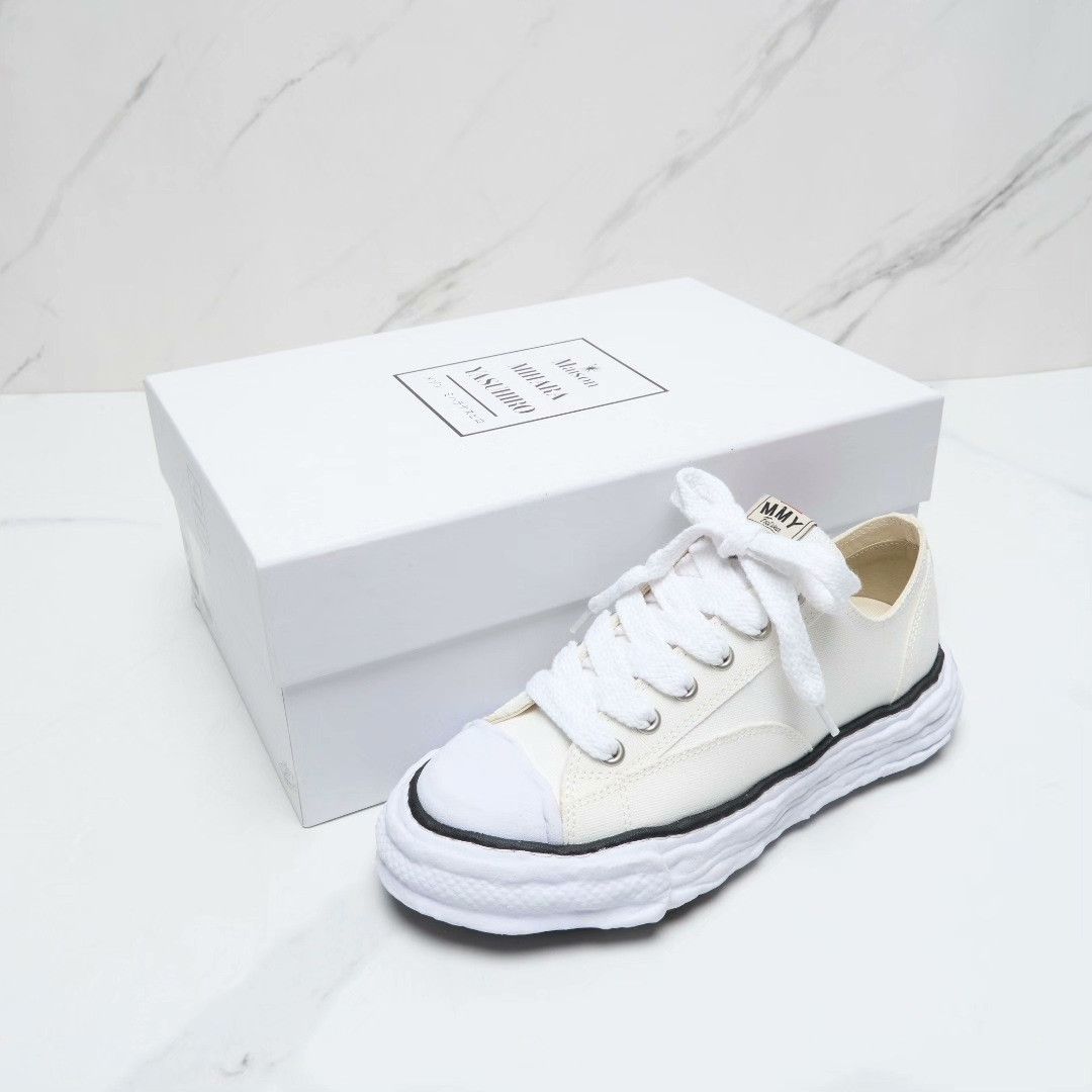 Maison MIHARA YASUHIRO Mihara Yasuhiro Unisex Classic Canvas Shoes Size US 9 / EU 42 - 1 Thumbnail
