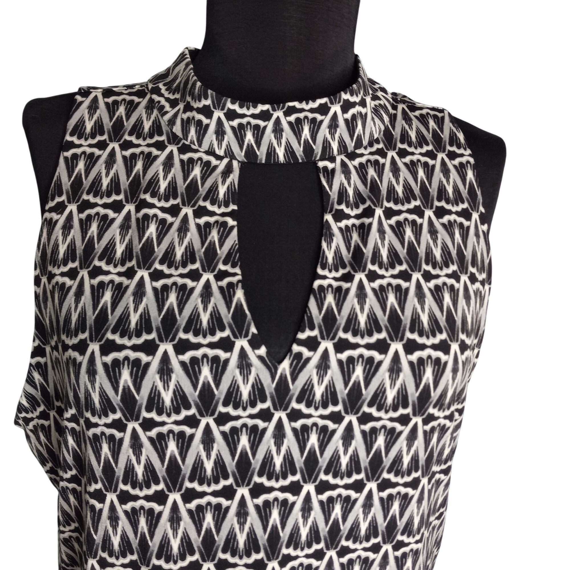White House Black Market WHBM Outlet L Tank Top Black White Geometric Print Sleeveles Size L / US 10 / IT 46 - 5 Thumbnail