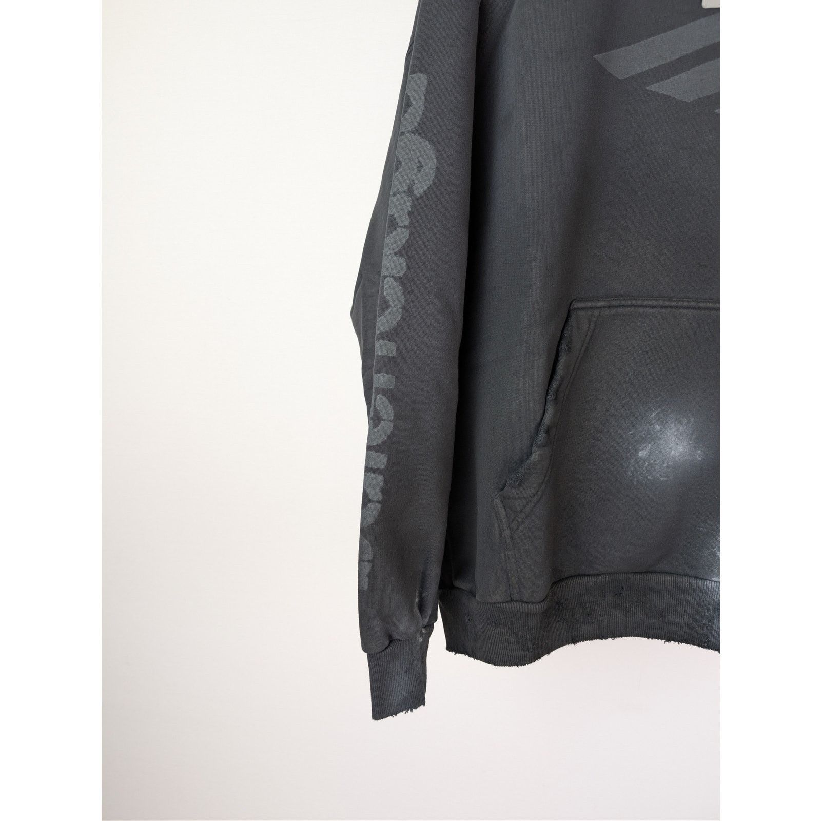 Balenciaga o1rshd1 3B Stencil Molleton Medium Fit Hoodie in Faded Black Size US M / EU 48-50 / 2 - 6 Thumbnail
