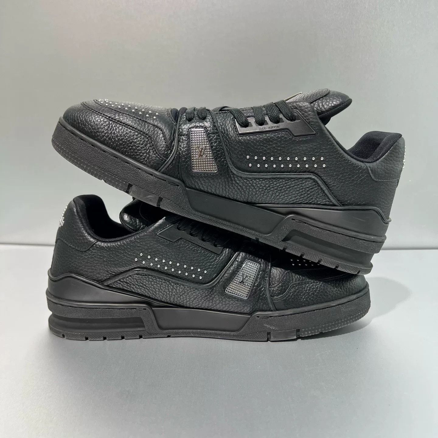 Louis Vuitton louis vuitton black trainer sneakers Size US 9 / EU 42 - 4 Thumbnail