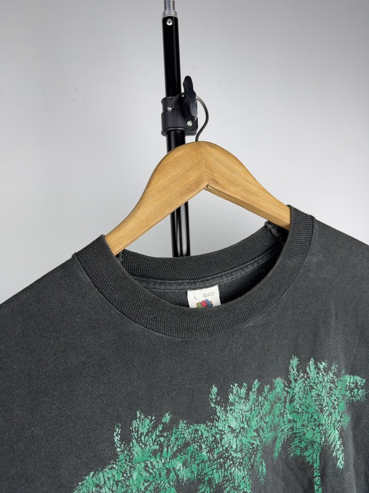 Vintage VNTG 90s Retro Florida Palm Trees USA Distressed Faded Tee Size US L / EU 52-54 / 3 - 5 Thumbnail