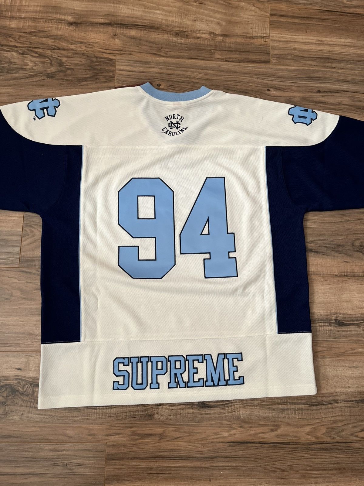 Mitchell & Ness × NCAA × Supreme Supreme Mitchell & Ness NCAA Hockey Jersey Size US XL / EU 56 / 4 - 18 Thumbnail