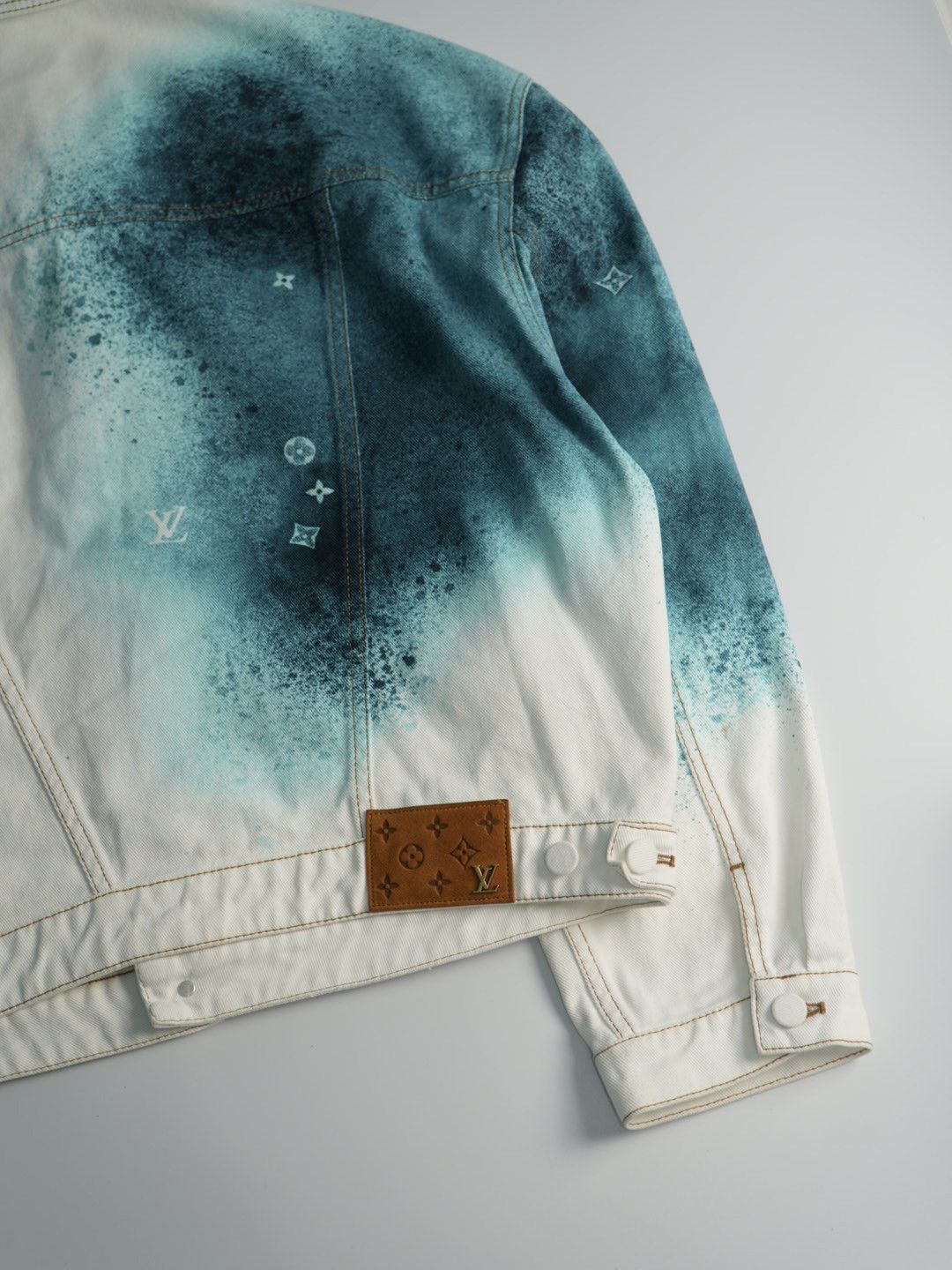Louis Vuitton Louis Vuitton Starry Sky Gradient Splash-Ink Denim Jacket Size US L / EU 52-54 / 3 - 10 Thumbnail