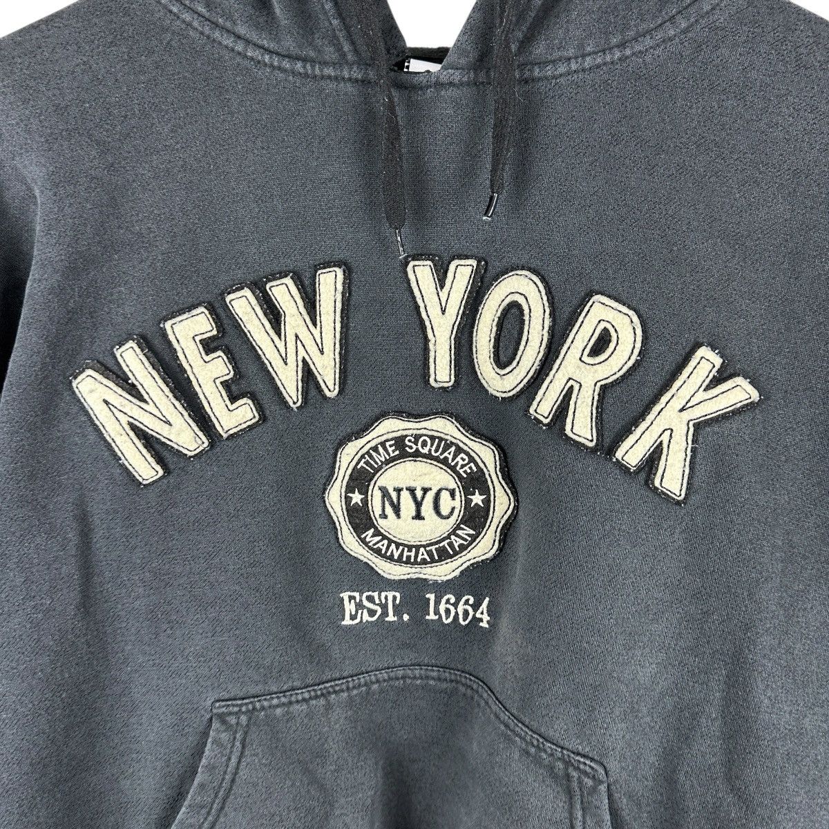 Vintage Women’s Y2K New York Center Logo Tourist Hoodie Size L / US 10 / IT 46 - 2 Thumbnail