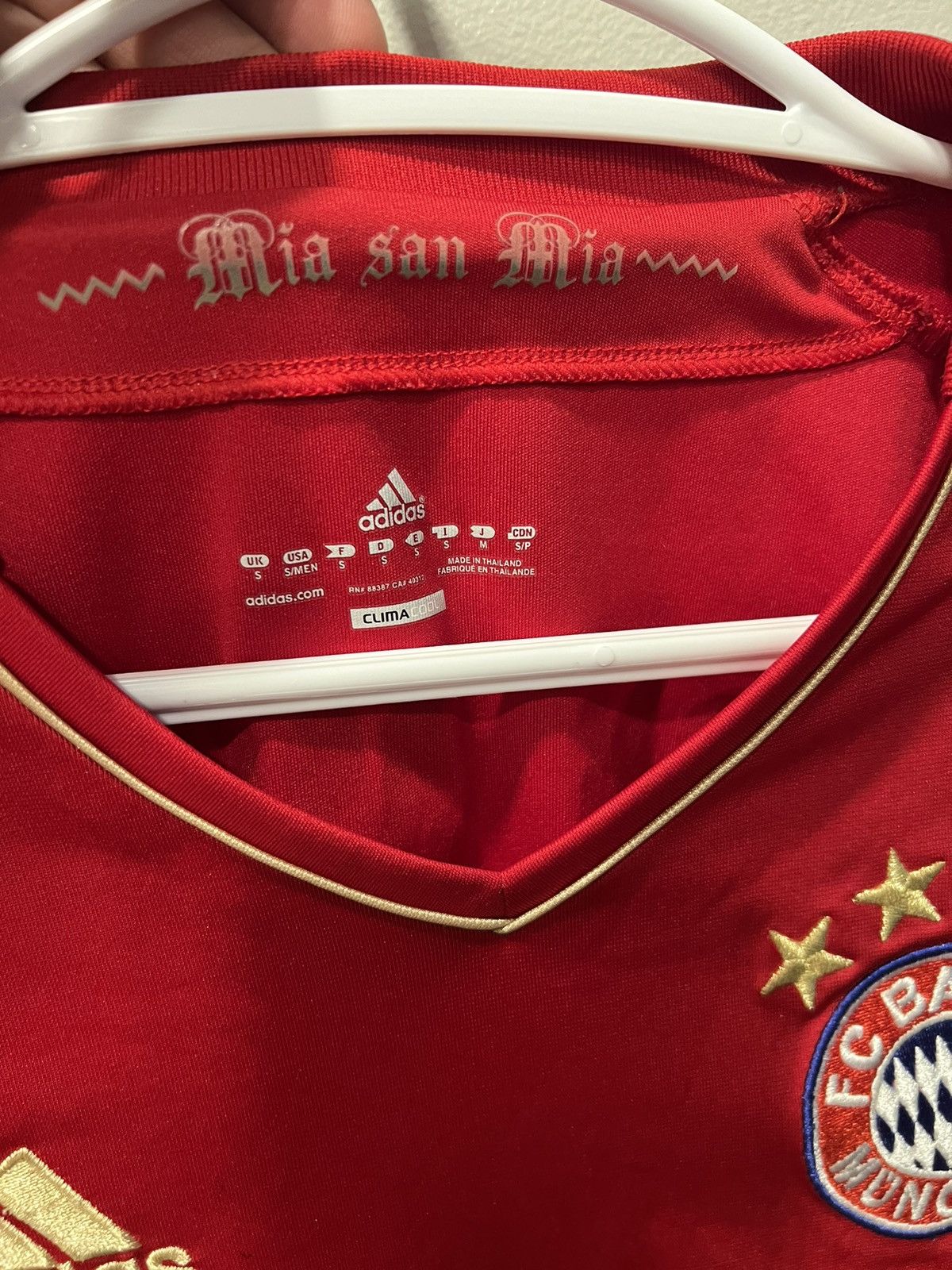 Adidas BAYERN MUNICH 2011 2012 HOME FOOTBALL SHIRT SOCCER JERSEY Size US S / EU 44-46 / 1 - 3 Thumbnail