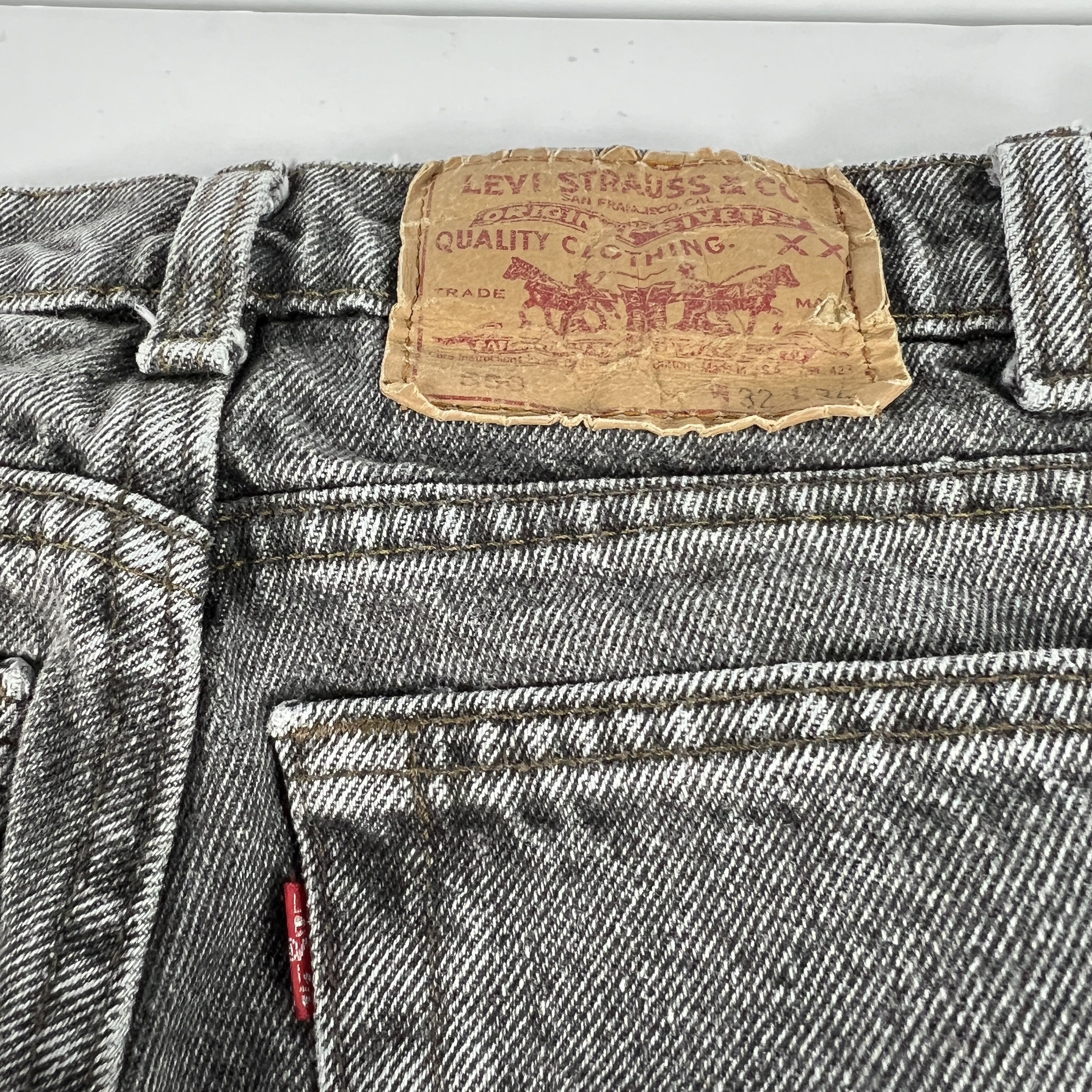 Levi's × Vintage VTG 80s Levi's Jean 550 Relaxed Black Faded Thrashed Denim Size US 30 / EU 46 - 16 Thumbnail