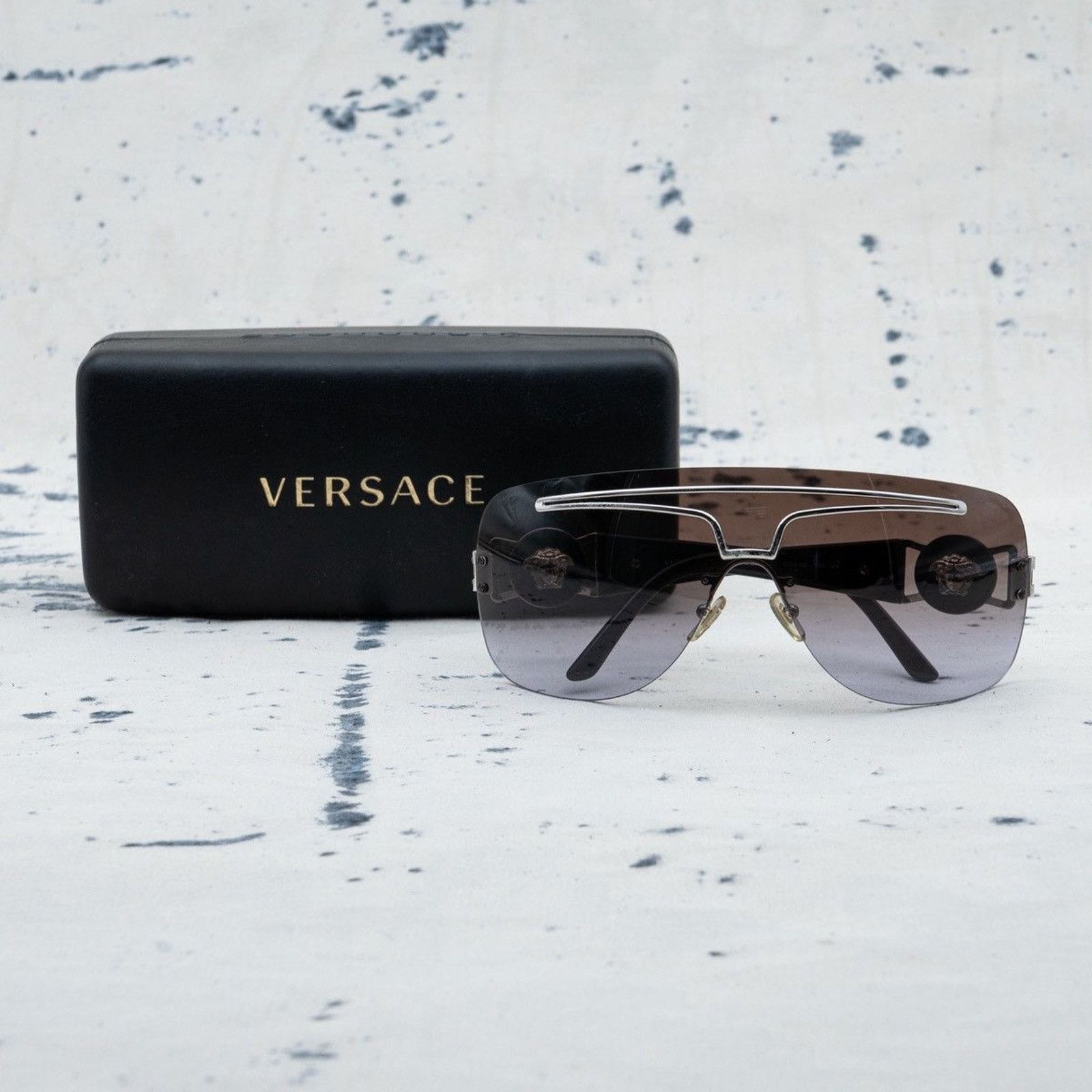 Versace × Vintage Vintage versace medusa logo gradient brown shield sunglasses Size ONE SIZE - 9 Thumbnail