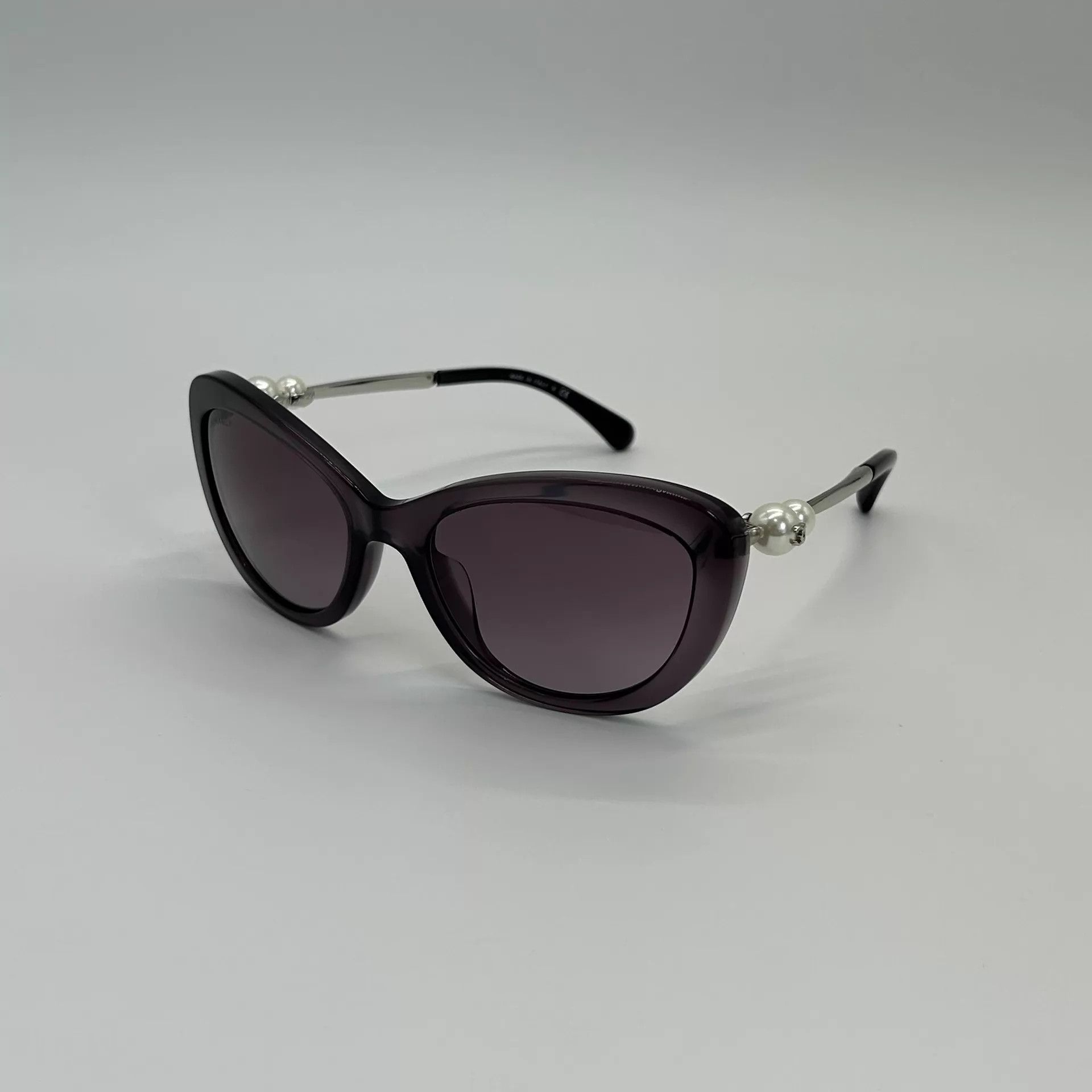 Chanel CHANEL Pearl Sunglasses - Perfect Condition, Case Size ONE SIZE - 1 Thumbnail
