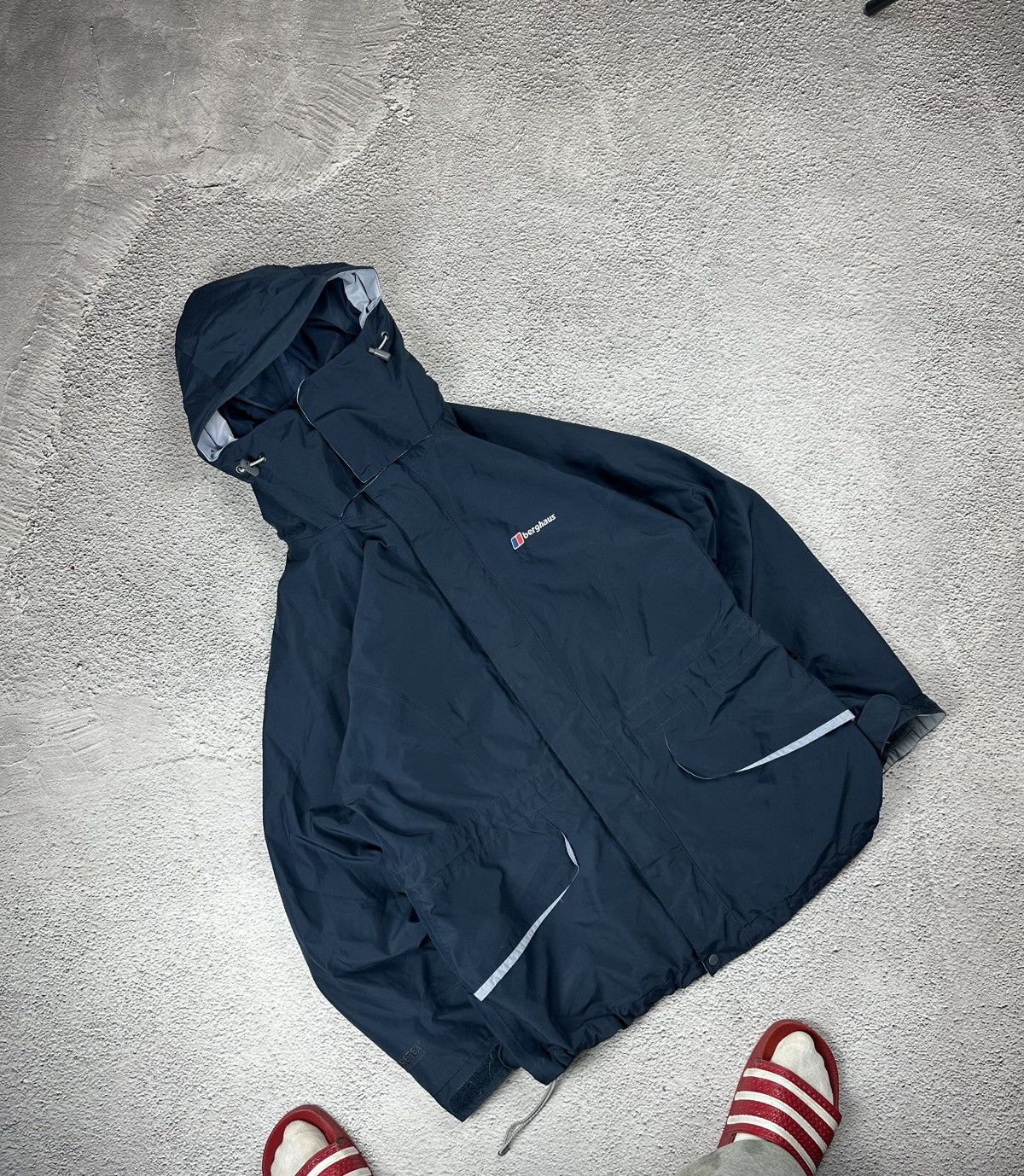 Berghaus Vintage Berghaus Rain Jacket Gore-Tex Outdoor Waterproof Size US M / EU 48-50 / 2 - 1 Thumbnail