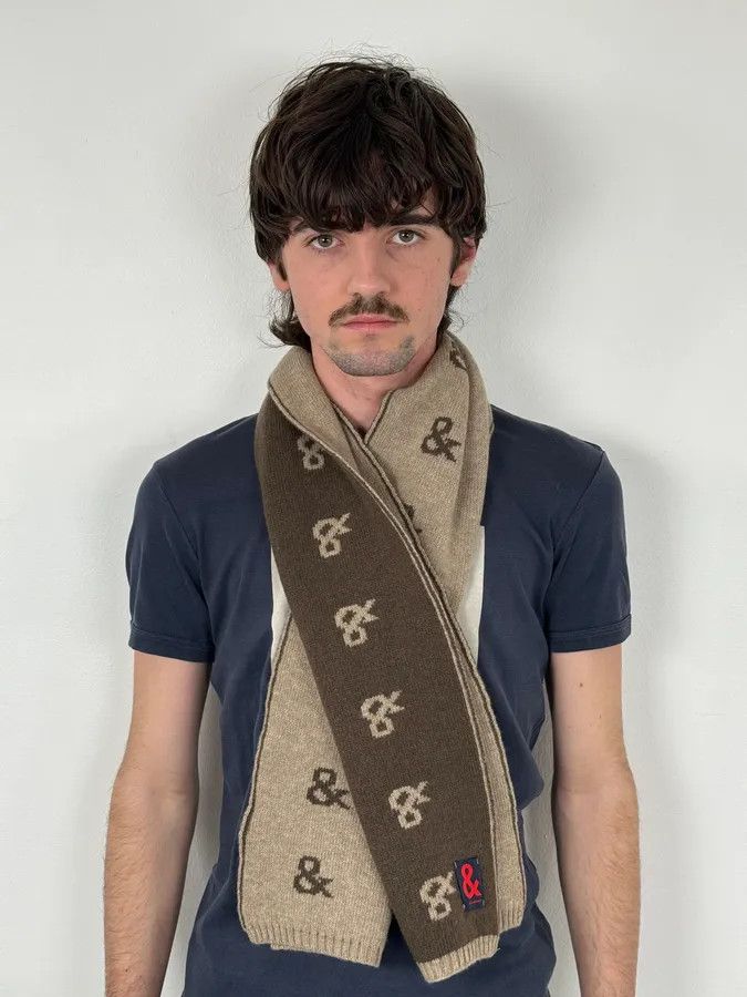 Dolce & Gabbana 1990s Dolce & Gabbana Beige Wool Ampersand Propaganda Scarf Size ONE SIZE - 1 Thumbnail