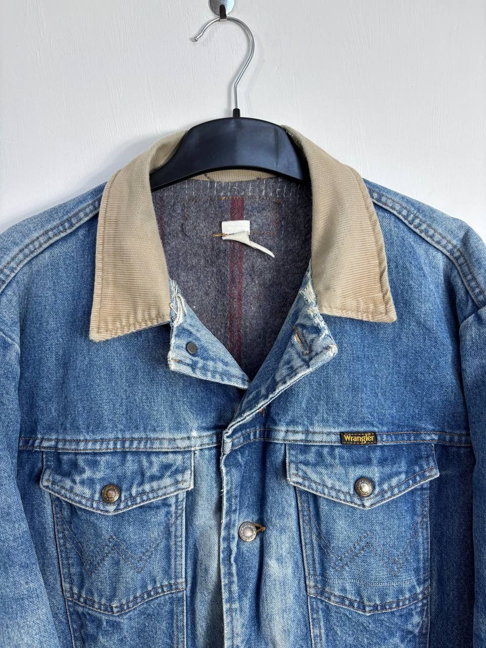 Wrangler 90's WRANGLER USA Wool Lined Distressed Denim Jacket Vintage Size US L / EU 52-54 / 3 - 3 Thumbnail