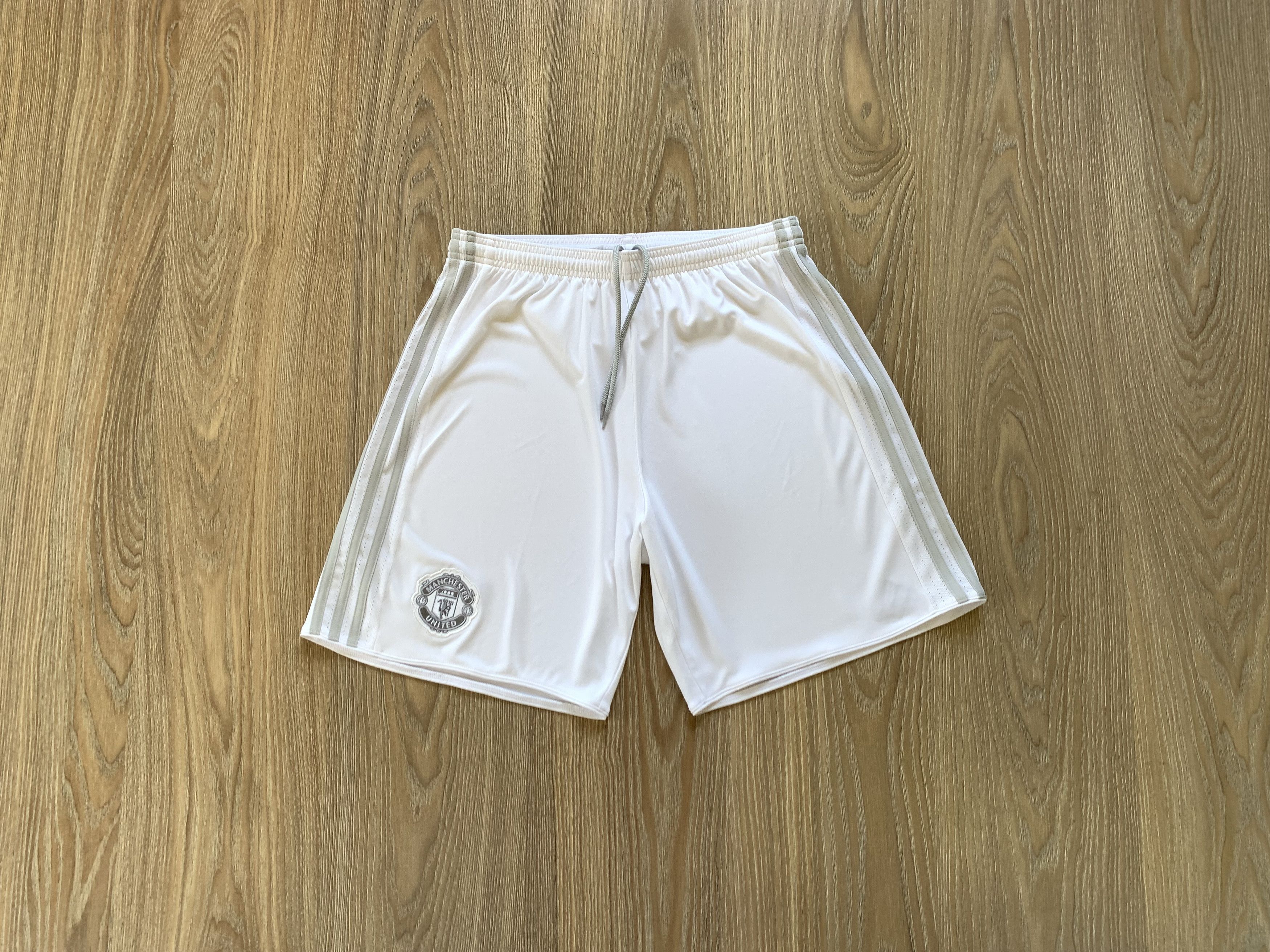 Adidas Adidas Manchester United Soccer Shorts 2017 Size US 30 / EU 46 - 1 Thumbnail