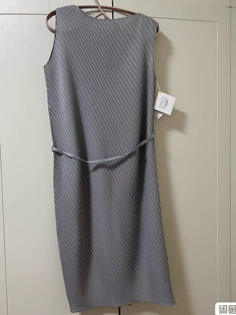 Issey Miyake Issey Miyake size:2 Grey twill sleeveless dress Size S / US 4 / IT 40 - 1 Thumbnail