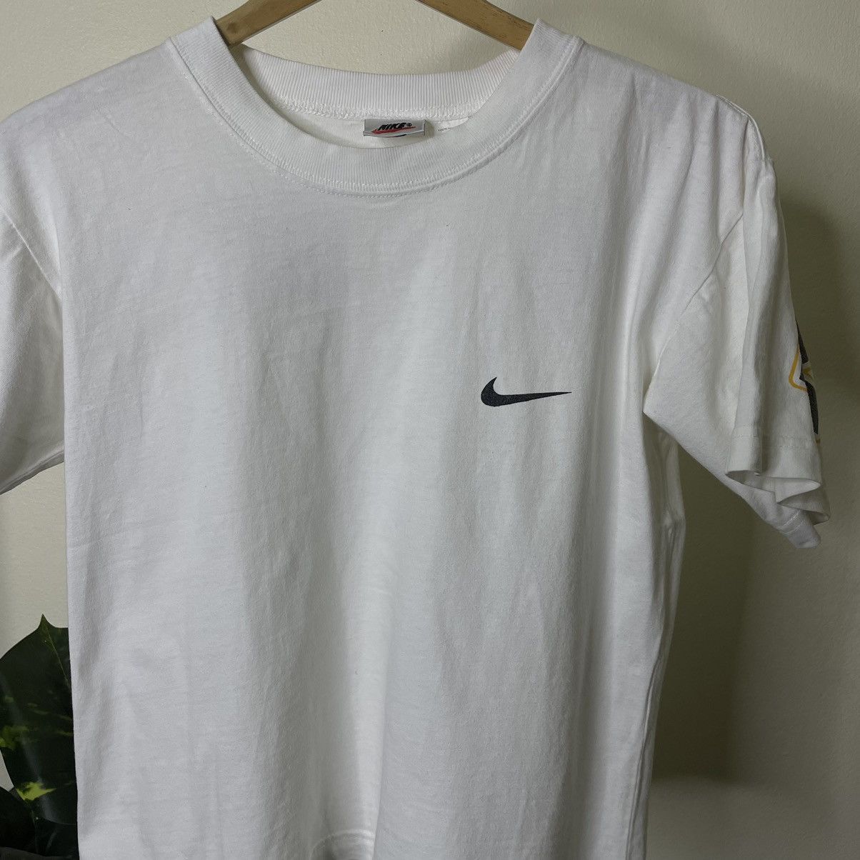 Nike × Vintage Vintage 1990s Nike Block Cropped T Shirt Size US S / EU 44-46 / 1 - 5 Thumbnail