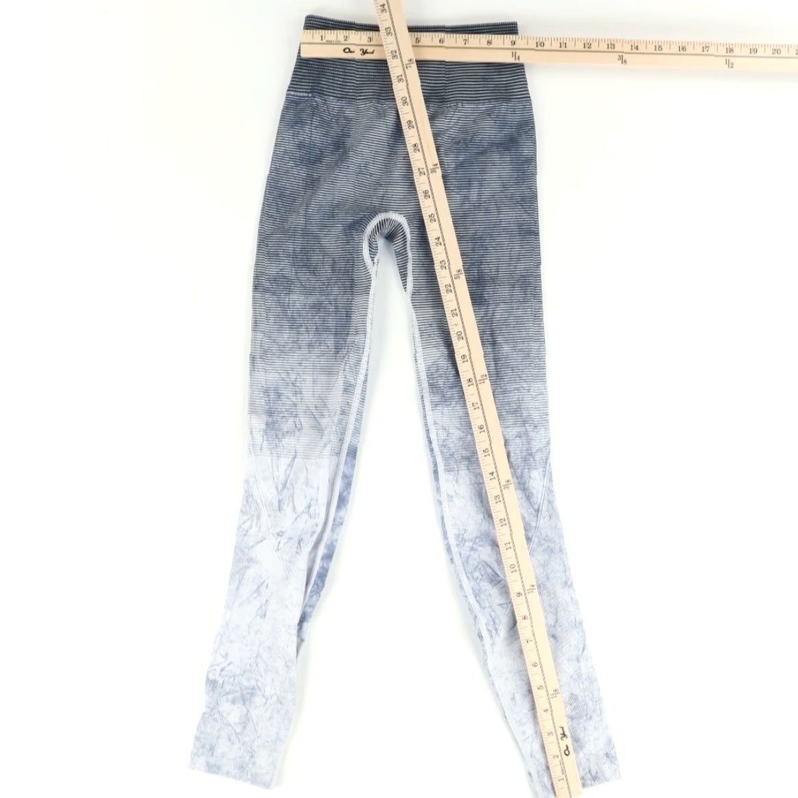 Lululemon Lululemon Leggings Women's 2 Blue Ombre Seamless HR Tie Dye Nylon Woven Slim fit Inseam 25in 18" Waist Training Activewear Pants Size 26" / US 2 / IT 38 - 3 Thumbnail
