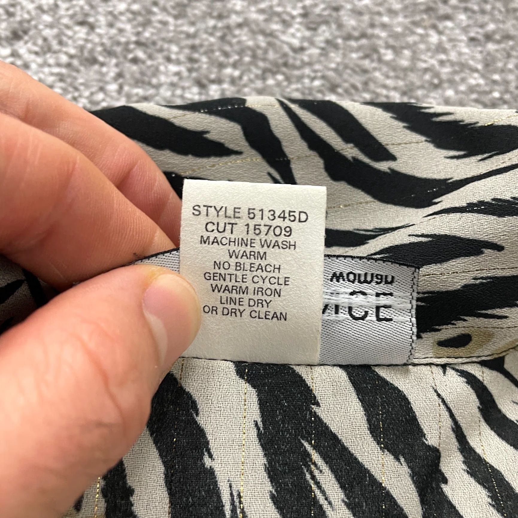 Lancel Gloria Lance Button Up Shirt Women XL Multicolor Zebra Floral Padded Shoulders Knit Polyester Spandex Casual Floral Bohemian Hawaii Size XL / US 12-14 / IT 48-50 - 7 Thumbnail