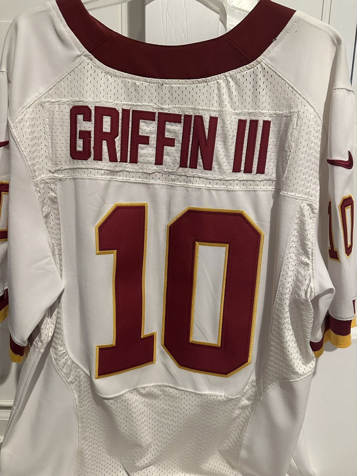Nike Robert Griffin III Number 10 Redskins Jersey Size US M / EU 48-50 / 2 - 2 Thumbnail